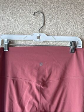 Lululemon Align Crop *21"
Soft Cranberry
Size 12